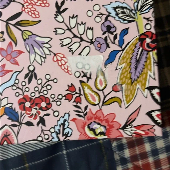 Vera Bradley Pink Floral three ring binder - Picture 5 of 7